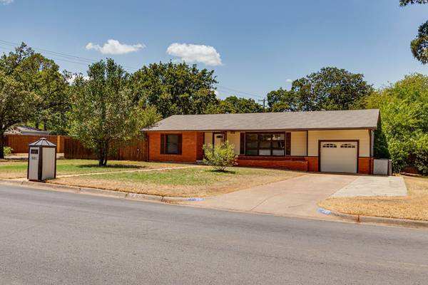 Hurst, TX 76053,501 Hurstview Drive