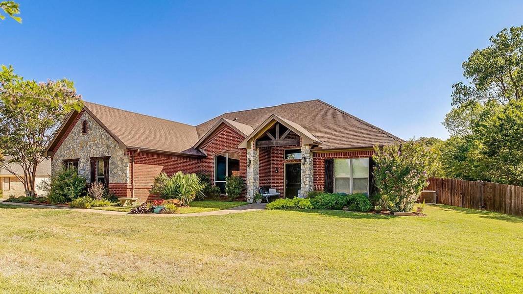 2505 Trail Tree Court, Burleson, TX 76028