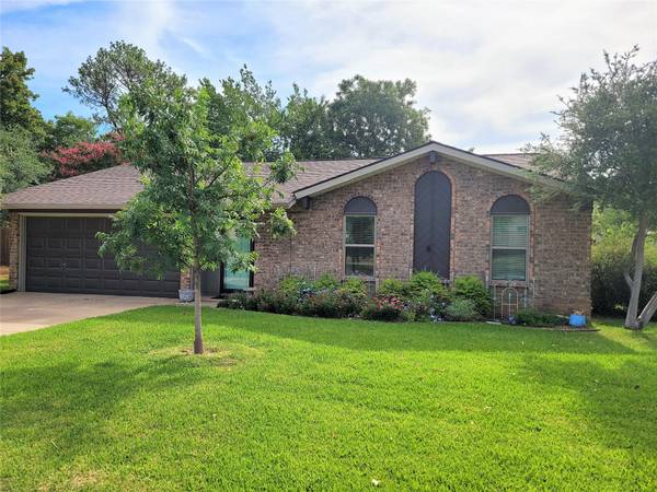 3204 Scenic Hills Drive, Bedford, TX 76021