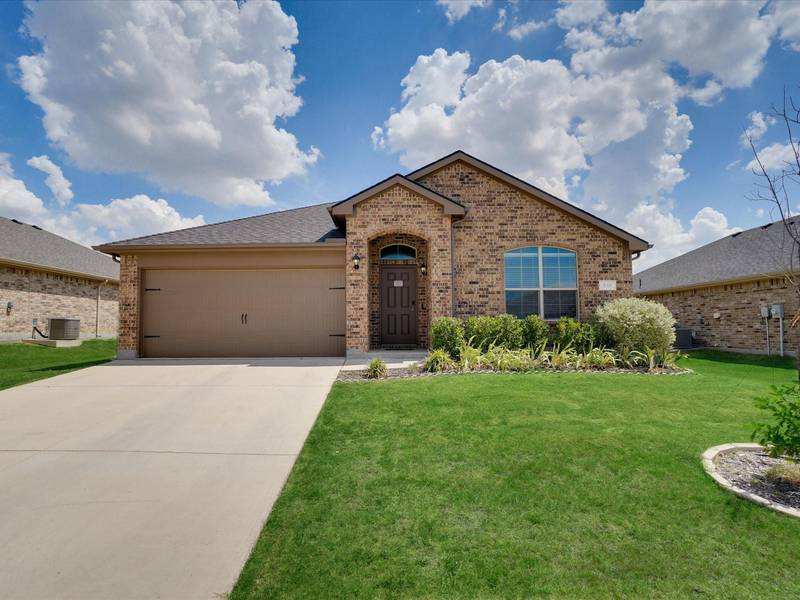 316 Triple Crown Lane, Ponder, TX 76259