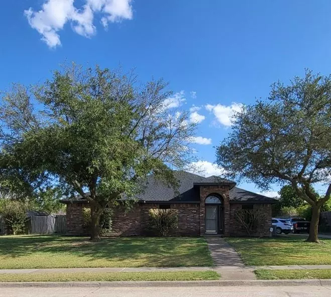 910 High Knoll Drive, Midlothian, TX 76065