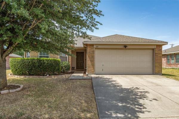 251 Pine Crest Drive, Justin, TX 76247