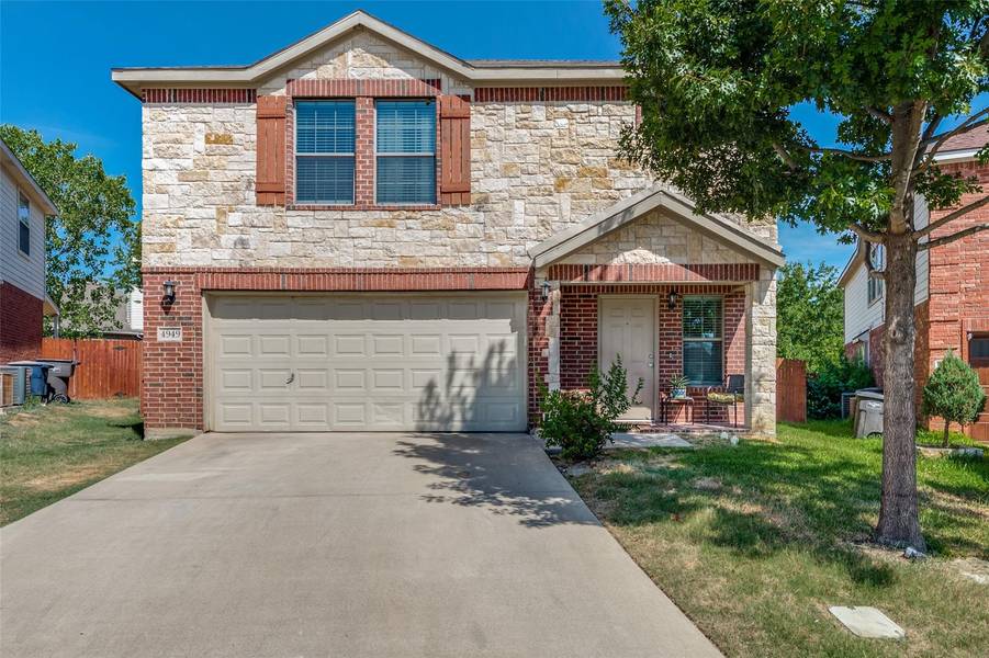 4949 Galley Circle, Fort Worth, TX 76135