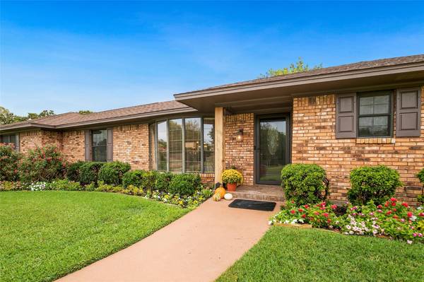 2529 Brookhaven Drive, Denison, TX 75020