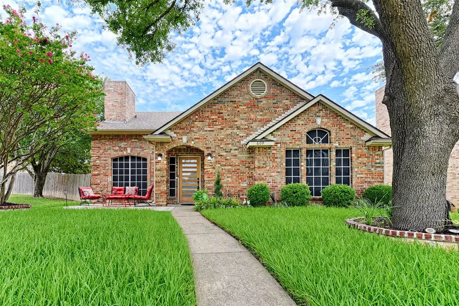 609 Kimberly Drive, Desoto, TX 75115