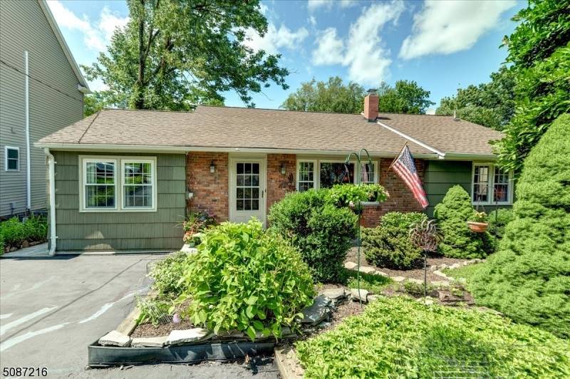 23 Wenonah Ave, Oakland Boro, NJ 07436