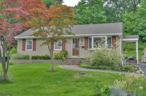 60 Huntley Rd, Summit City, NJ 07901