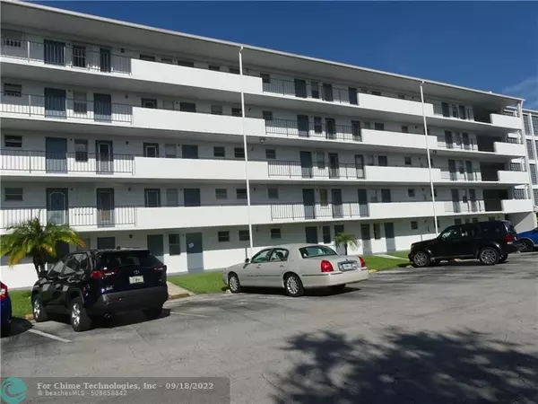 950 Hillcrest Dr  #302, Hollywood, FL 33021