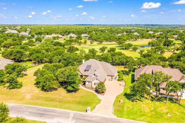 586 S Sugartree Drive, Lipan, TX 76462