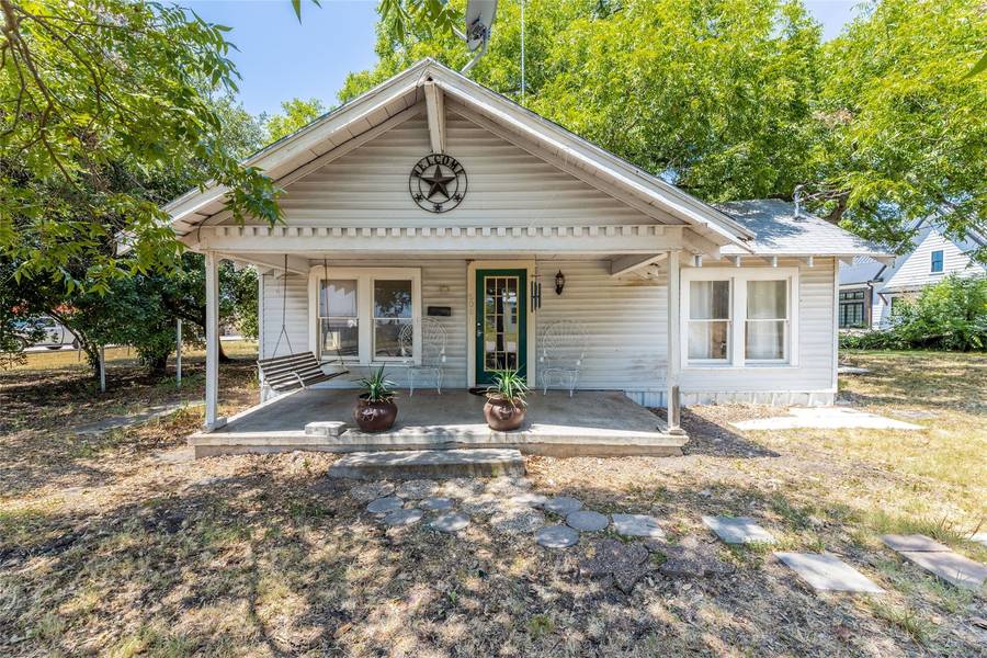 506 S Rike Street, Farmersville, TX 75442