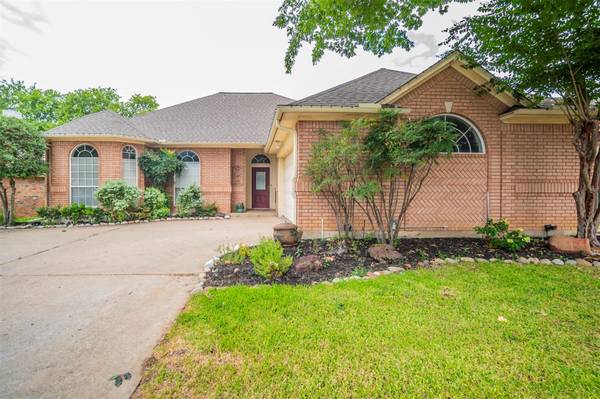 913 Shannon Creek Drive, Mansfield, TX 76063