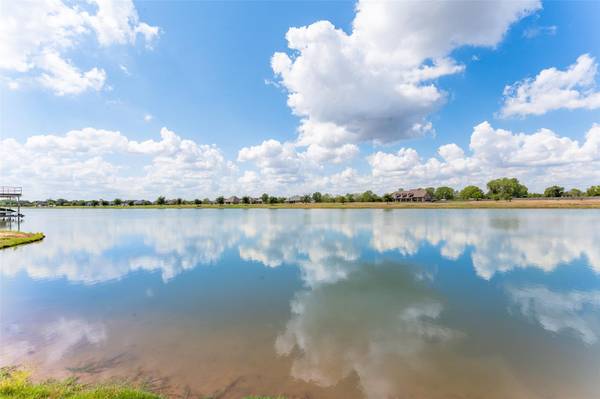 4012 Upper Lake Circle, Granbury, TX 76049