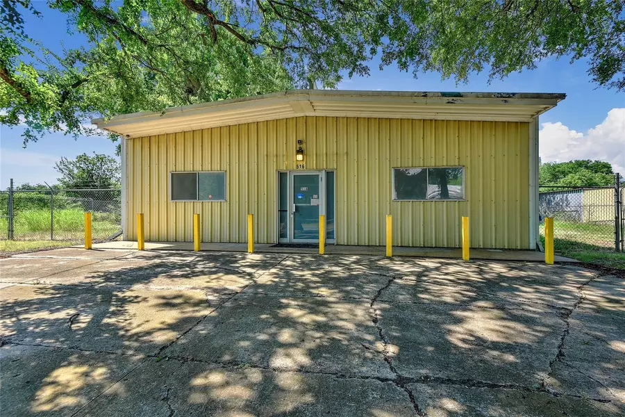 516 E Cherry Street, Sherman, TX 75090