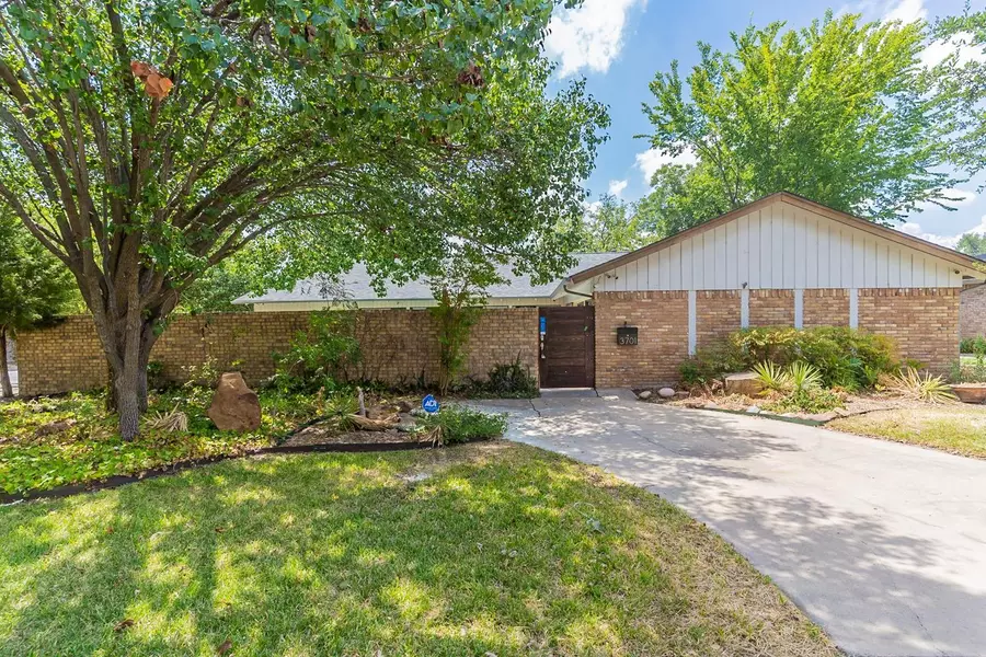 3701 Lawndale Avenue, Fort Worth, TX 76133