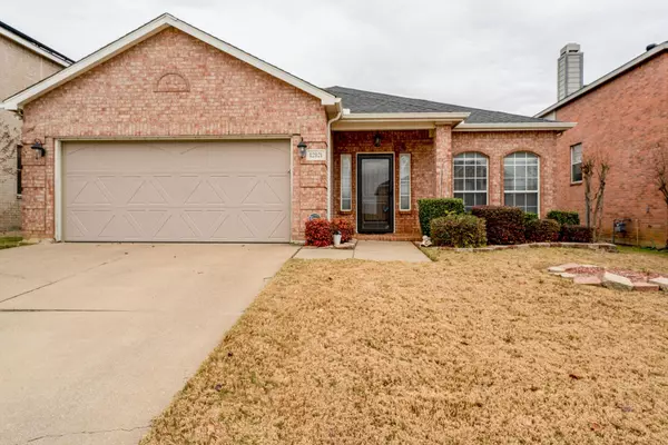 12821 Chittamwood Trail, Fort Worth, TX 76040