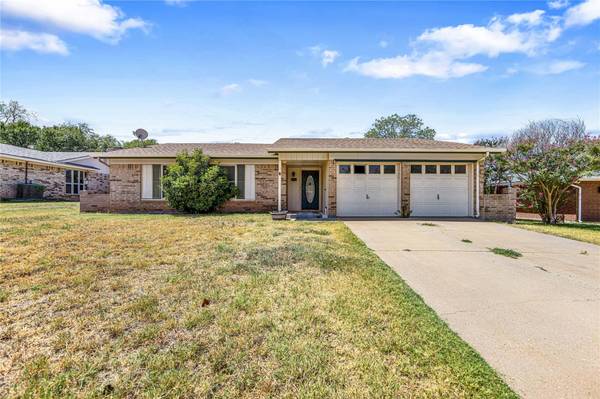 13 Lackland Circle, Wichita Falls, TX 76306