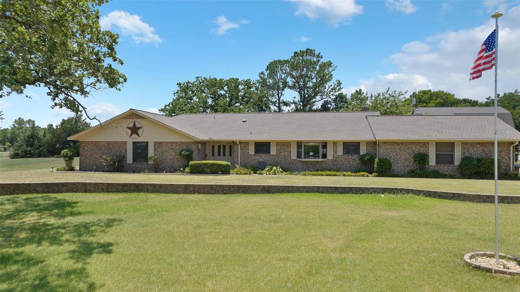 3 Countryside Drive, Bridgeport, TX 76426