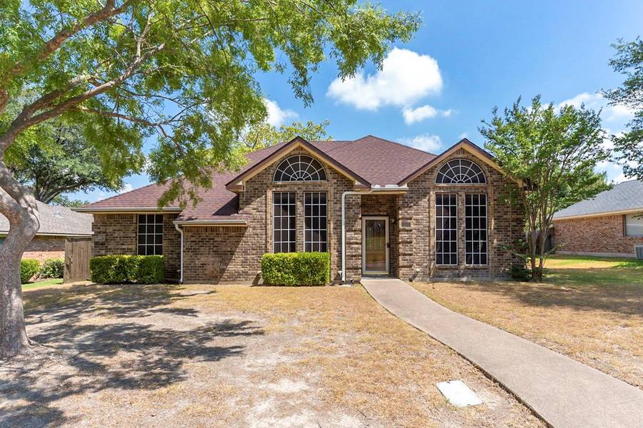 701 Dartbrook Drive, Desoto, TX 75115