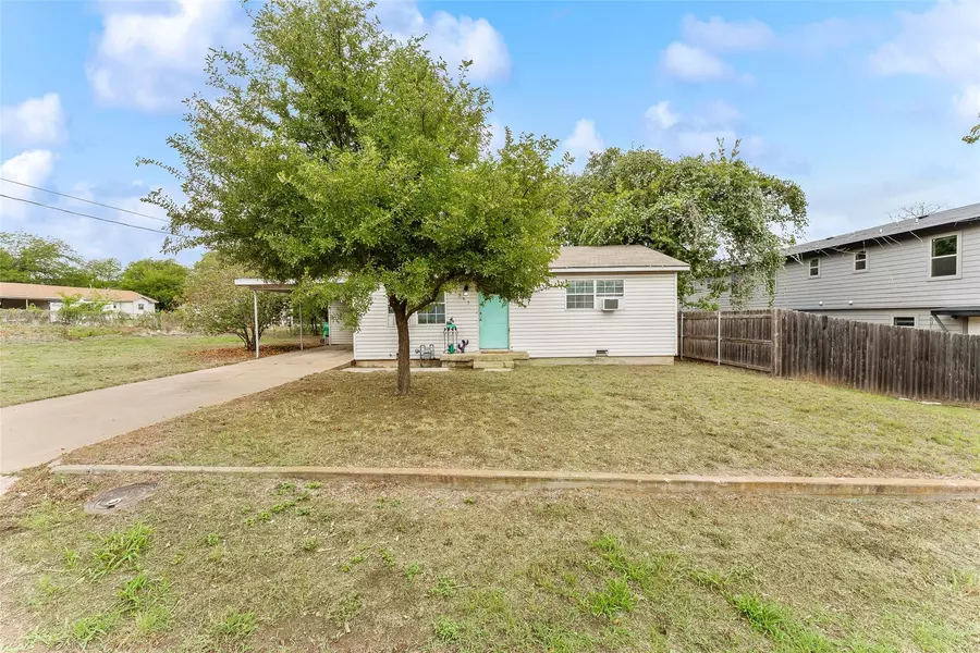 1365 W Groesbeck Street, Stephenville, TX 76401