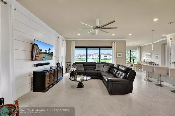 Boca Raton, FL 33428,21876 CANADENSIS CIR  #101