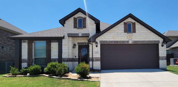 526 Ainsworth Way, Lavon, TX 75166