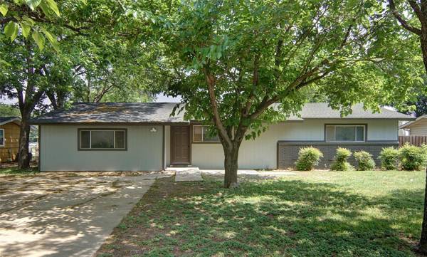 1323 Morado Street, Graham, TX 76450