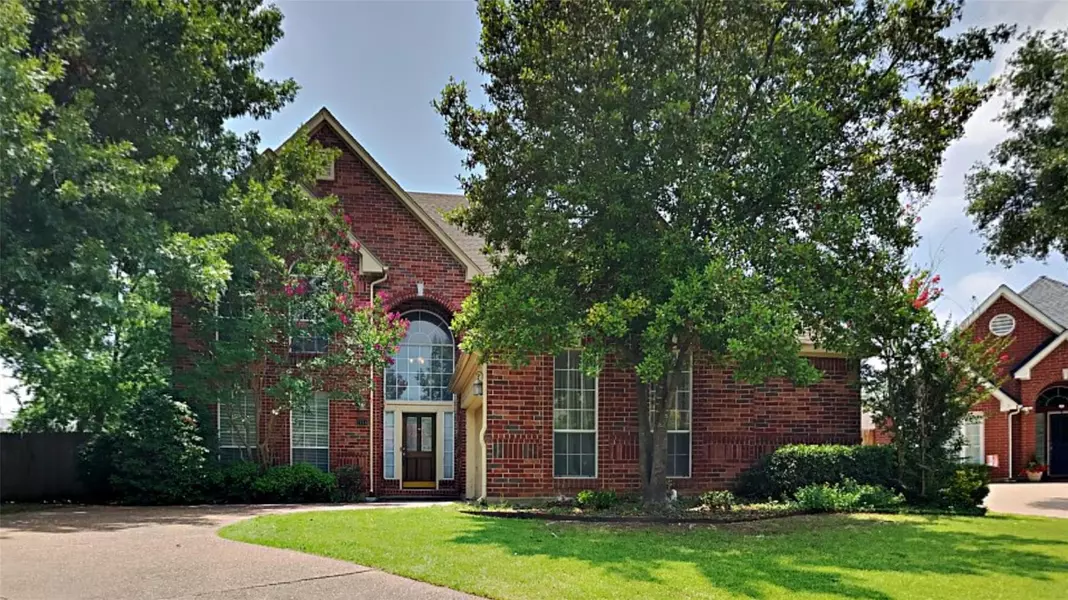 2116 Hunter Place Lane, Arlington, TX 76006