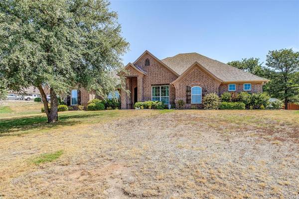 4401 Twin Oak Court, Granbury, TX 76049