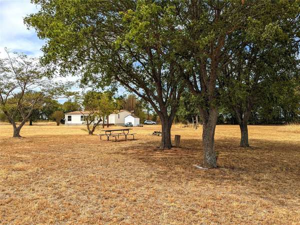 200 Thompson Lane, Lipan, TX 76462