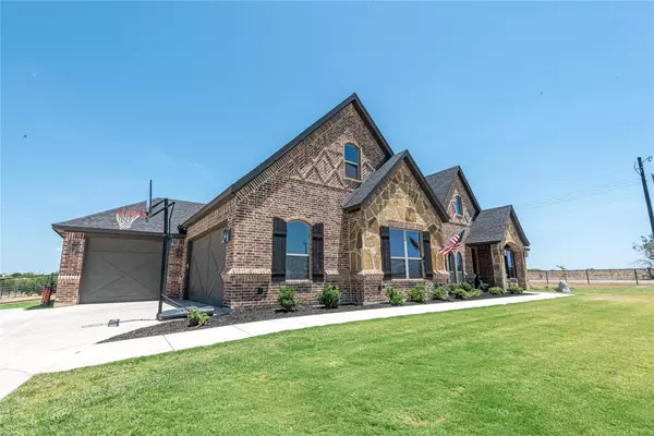 Weatherford, TX 76085,1000 N Oak Trail