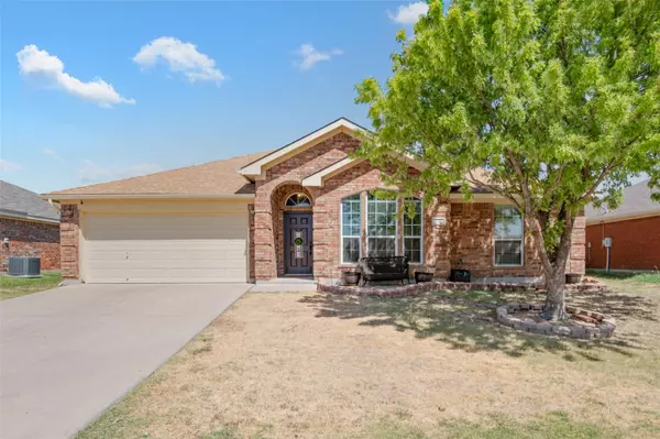 970 Cedar Ridge Lane, Burleson, TX 76028