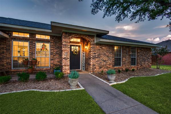 218 Village Tree Drive, Highland Village, TX 75077