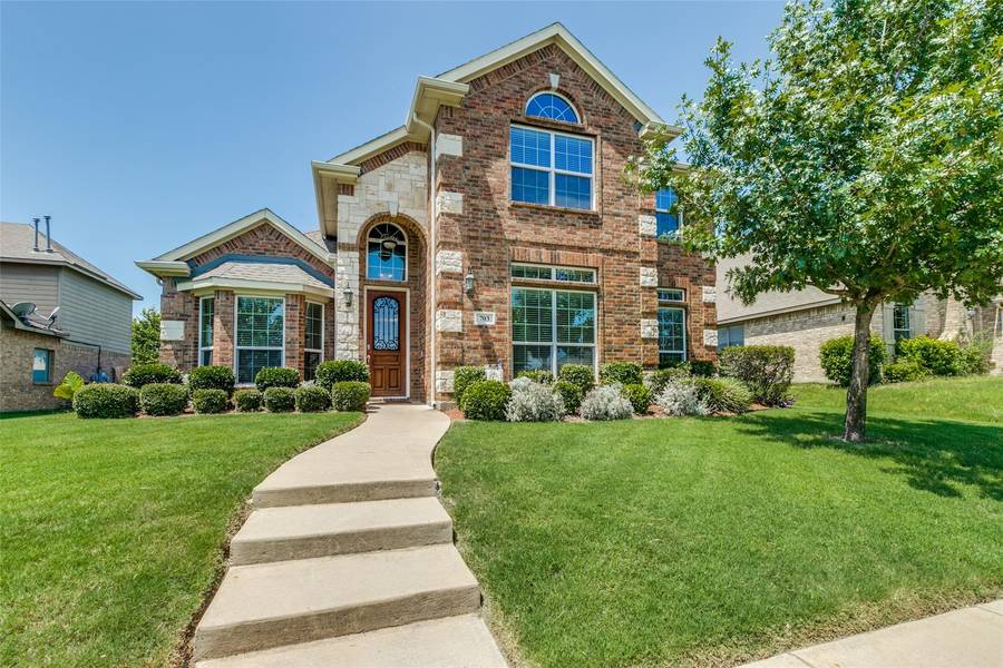 703 Paisley Lane, Red Oak, TX 75154