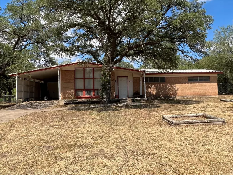 3502 Durham Avenue, Brownwood, TX 76801