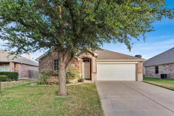 741 W Bend Boulevard, Burleson, TX 76028