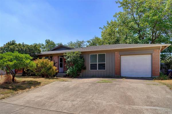 5320 Ammons Street, Haltom City, TX 76117