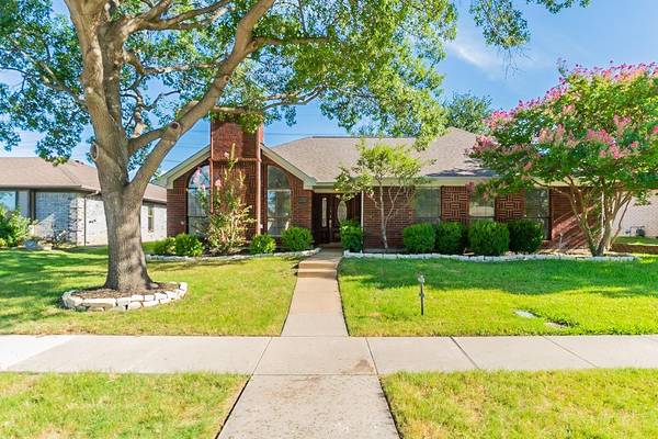 1662 Crosshaven Drive, Lewisville, TX 75077