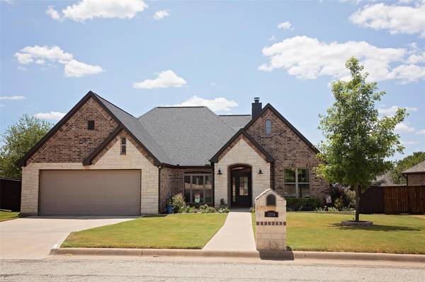 1204 Thomas Lane, Graham, TX 76450