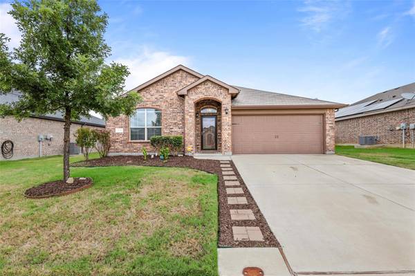 415 Saratoga Lane, Ponder, TX 76259