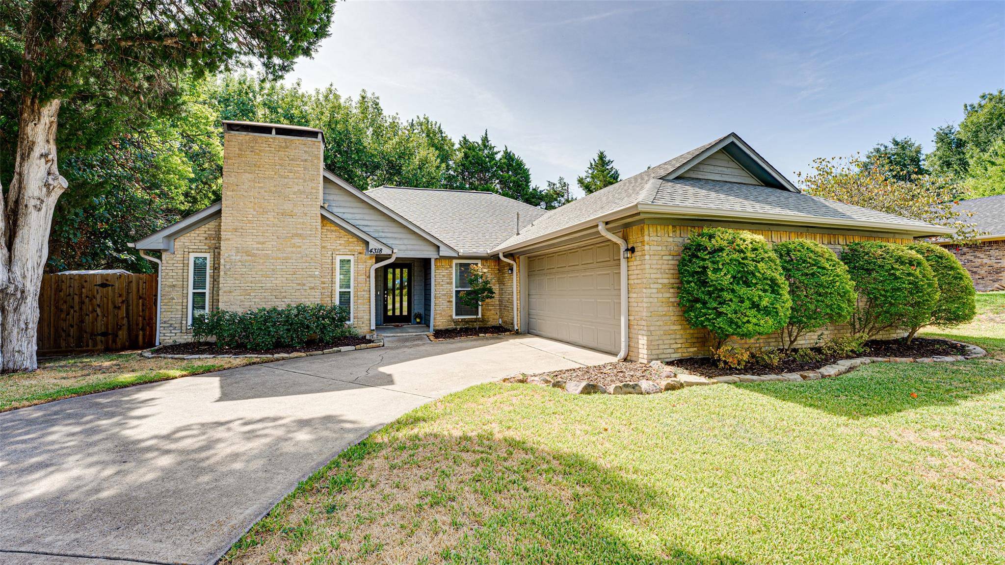 4318 Simmons Drive, Rowlett, TX 75088
