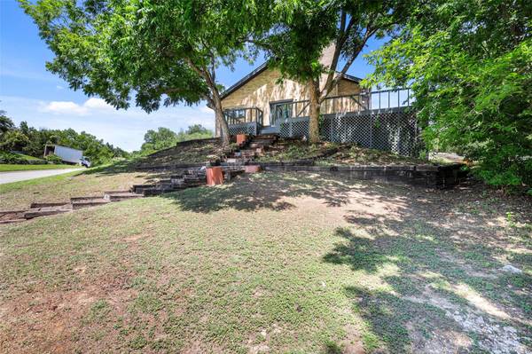 308 Chandler Lake Court, Fort Worth, TX 76103