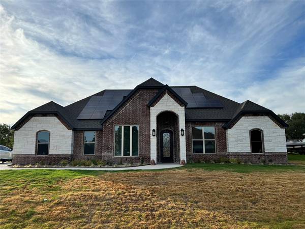 3609 Upper Lake Circle, Granbury, TX 76049