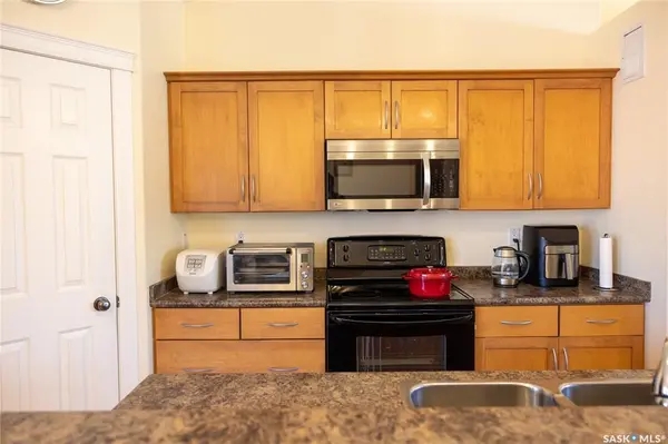 115 Overholt CRESCENT, Saskatoon, SK S7N 4S9