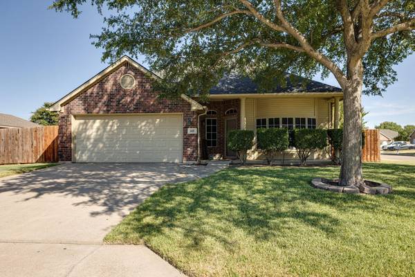 600 meadowbrook Drive, Burleson, TX 76028