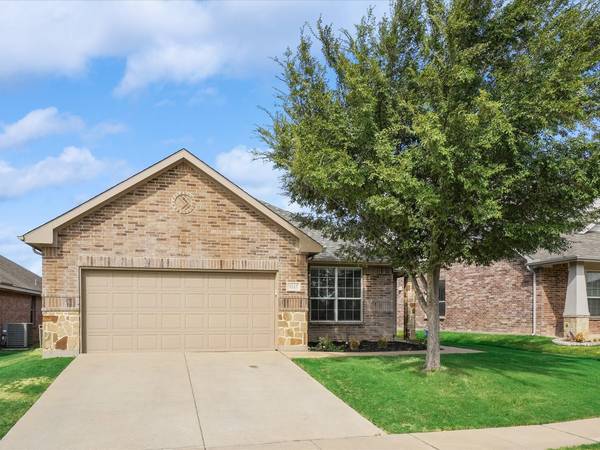 9217 Tierra Verde Drive, Fort Worth, TX 76177