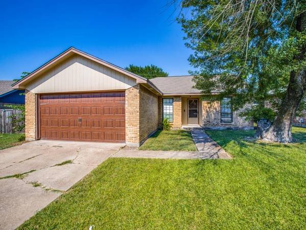 3018 E Pepperidge Drive, Lancaster, TX 75134