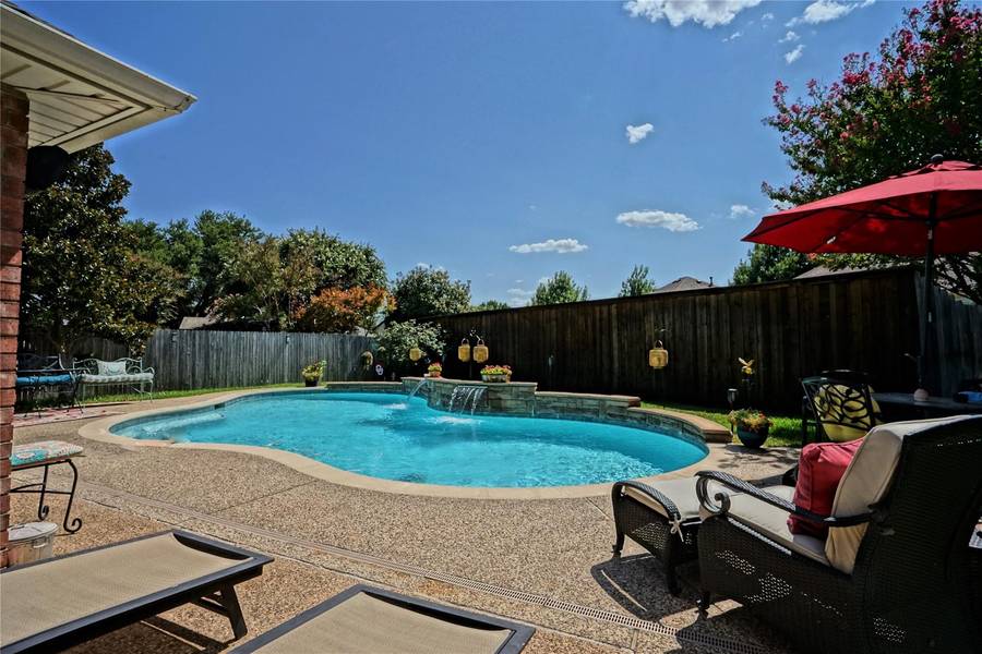 4008 Sweetwood Court, Haltom City, TX 76137