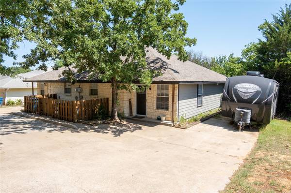 309 E Oakdale Street, Keene, TX 76059