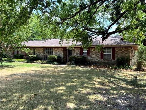 211 W Main Street, Pecan Gap, TX 75469