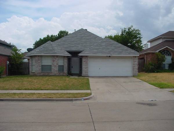 1366 Honeysuckle Lane, Lewisville, TX 75077